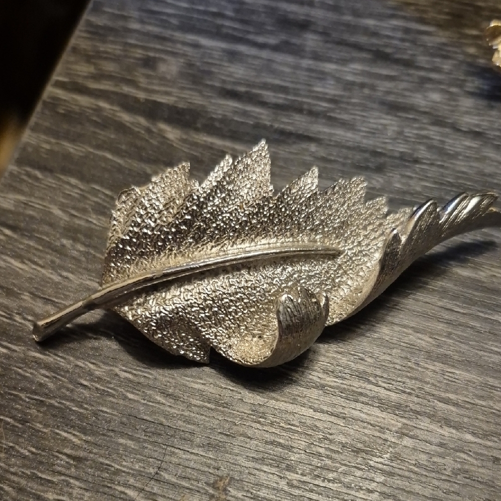 Vintage Signed Brooch Bundle Fall Leaf Bundle Bsk… - image 2